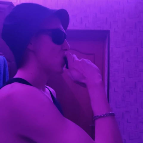 Александра Вышел-Покурить-И-Не-Вернулся